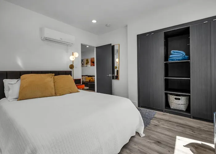 Claudia'S Bellaire Guesthouse