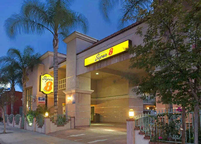 Hotels Close to Airport Super 8 By Wyndham North Hollywood